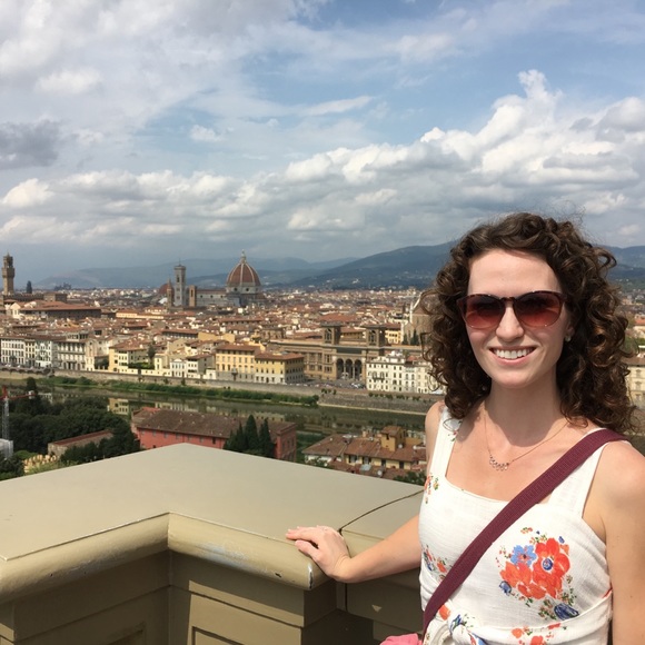 Meet your Posher, Ashley - Picture 5 of 6